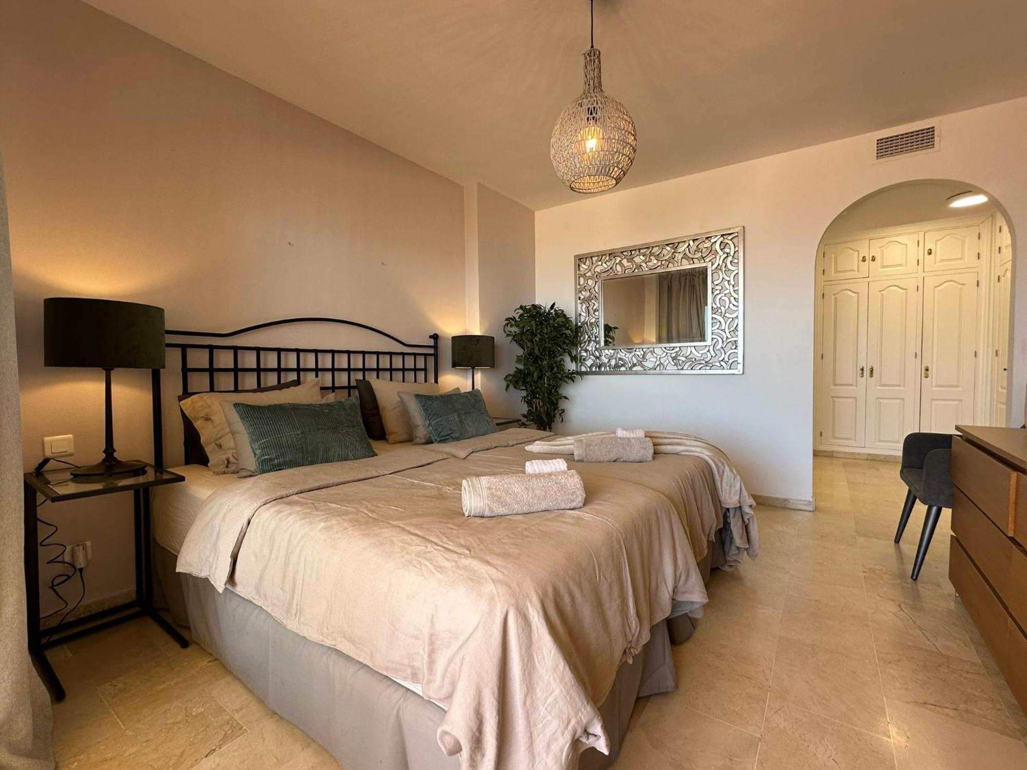 Apartments Bermuda Beach Estepona Exterior foto