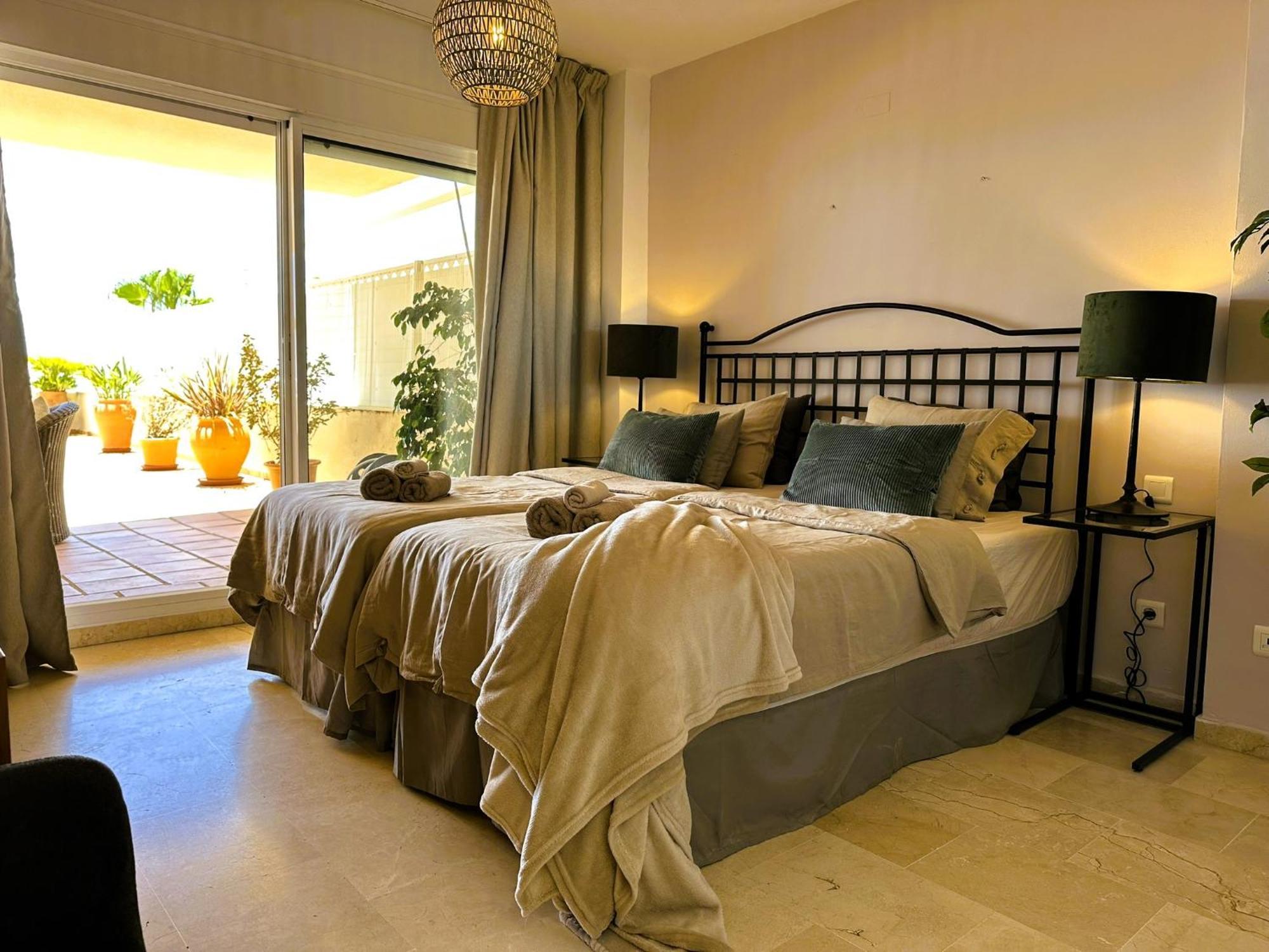 Apartments Bermuda Beach Estepona Exterior foto